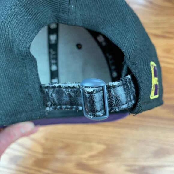 New Era 9Fifty Hardwood Classics Los Angeles Lakers Strapback Flat bill Hat - Picture 8 of 11
